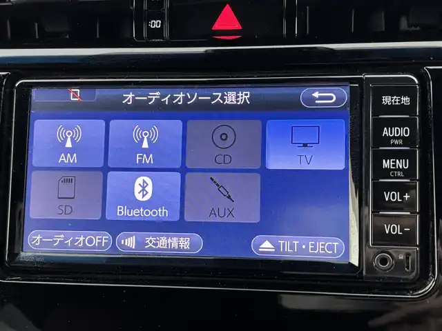 トヨタ ハリアー エレガンス 福岡県 2018(平30)年 6.4万km ホワイトパールクリスタルシャイン モデリスタフロントエアロ　/純正ナビ　/バックカメラ　/ビルトインＥＴＣ　/レーダークルーズコントロール　/コーナーセンサー　/衝突軽減ブレーキ　/レーンキープ　/アイドリングストップ　/ＭＴモード付ＡＴ　/純正１７インチＡＷ