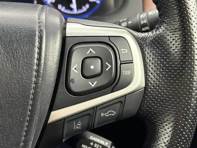 トヨタ ハリアー エレガンス 福岡県 2018(平30)年 6.4万km ホワイトパールクリスタルシャイン モデリスタフロントエアロ　/純正ナビ　/バックカメラ　/ビルトインＥＴＣ　/レーダークルーズコントロール　/コーナーセンサー　/衝突軽減ブレーキ　/レーンキープ　/アイドリングストップ　/ＭＴモード付ＡＴ　/純正１７インチＡＷ