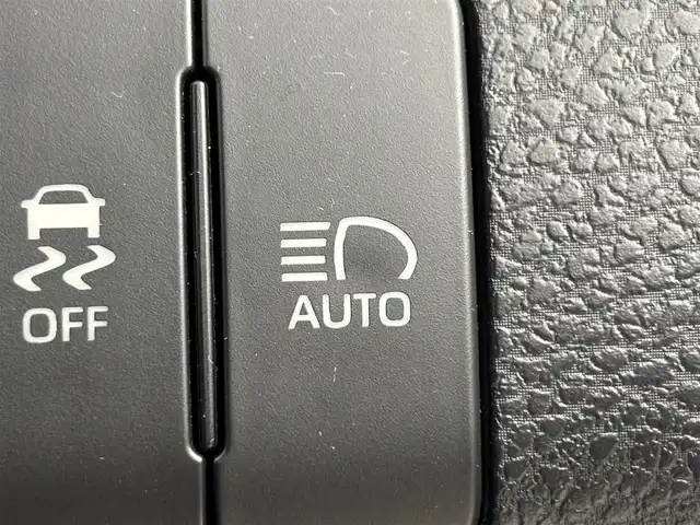 トヨタ ハリアー エレガンス 福岡県 2018(平30)年 6.4万km ホワイトパールクリスタルシャイン モデリスタフロントエアロ　/純正ナビ　/バックカメラ　/ビルトインＥＴＣ　/レーダークルーズコントロール　/コーナーセンサー　/衝突軽減ブレーキ　/レーンキープ　/アイドリングストップ　/ＭＴモード付ＡＴ　/純正１７インチＡＷ