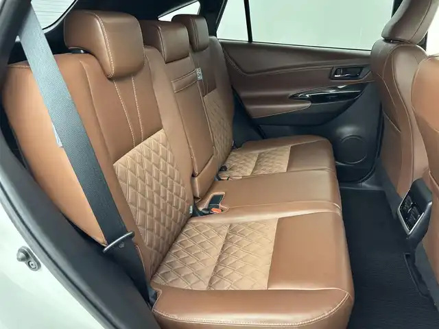 トヨタ ハリアー エレガンス 福岡県 2018(平30)年 6.4万km ホワイトパールクリスタルシャイン モデリスタフロントエアロ　/純正ナビ　/バックカメラ　/ビルトインＥＴＣ　/レーダークルーズコントロール　/コーナーセンサー　/衝突軽減ブレーキ　/レーンキープ　/アイドリングストップ　/ＭＴモード付ＡＴ　/純正１７インチＡＷ