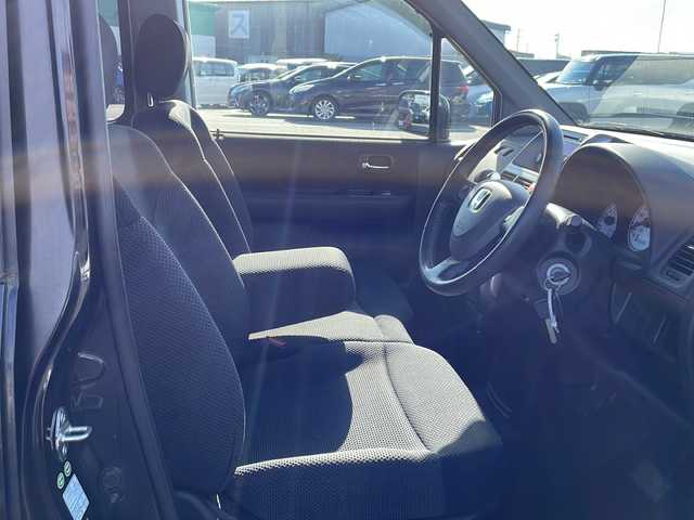 ホンダ モビリオ スパイク A Lパッケージ 徳島県 2002(平14)年 1.6万km 黒 ターボ/純正オーディオ　（MD）/純正14インチアルミホイール/純正ドアバイザー/電動格納ミラー/フルフラットシート/フォグライト/ダブルエアバック/キセノンヘッドライト/両側スライドドア/スペアキー/リモコンキー