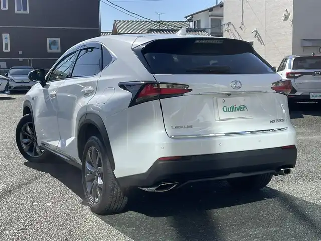 レクサス ＮＸ 200t Fスポーツ 熊本県 2016(平28)年 6.9万km ホワイトノーヴァガラスフレーク 革シート/プッシュスタート/純正ナビ/（CD・DVD・フルセグTV・BTオーディオ・SD）/バックカメラ/ビルトインETC/レーダークルーズ/パドルシフト/パワーバックドア/前席パワーシート・右前席シートメモリー/前席エアーシート・シートヒーター/ステアリングヒーター/LEDヘッドライト/オートライト/フォグライト/前後コーナーセンサー/横滑り防止装置/ウィンカーミラー/フロアマット/ドアバイザー/スマートスペアキー×1本