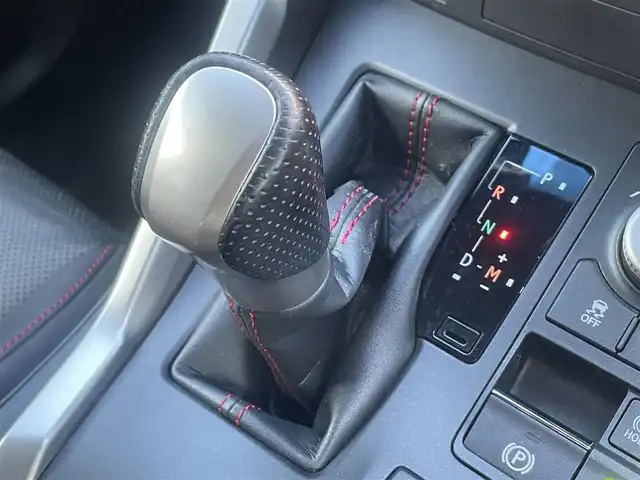 レクサス ＮＸ 200t Fスポーツ 熊本県 2016(平28)年 6.9万km ホワイトノーヴァガラスフレーク 革シート/プッシュスタート/純正ナビ/（CD・DVD・フルセグTV・BTオーディオ・SD）/バックカメラ/ビルトインETC/レーダークルーズ/パドルシフト/パワーバックドア/前席パワーシート・右前席シートメモリー/前席エアーシート・シートヒーター/ステアリングヒーター/LEDヘッドライト/オートライト/フォグライト/前後コーナーセンサー/横滑り防止装置/ウィンカーミラー/フロアマット/ドアバイザー/スマートスペアキー×1本