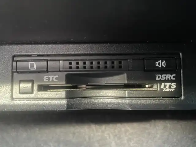 レクサス ＮＸ 200t Fスポーツ 熊本県 2016(平28)年 6.9万km ホワイトノーヴァガラスフレーク 革シート/プッシュスタート/純正ナビ/（CD・DVD・フルセグTV・BTオーディオ・SD）/バックカメラ/ビルトインETC/レーダークルーズ/パドルシフト/パワーバックドア/前席パワーシート・右前席シートメモリー/前席エアーシート・シートヒーター/ステアリングヒーター/LEDヘッドライト/オートライト/フォグライト/前後コーナーセンサー/横滑り防止装置/ウィンカーミラー/フロアマット/ドアバイザー/スマートスペアキー×1本