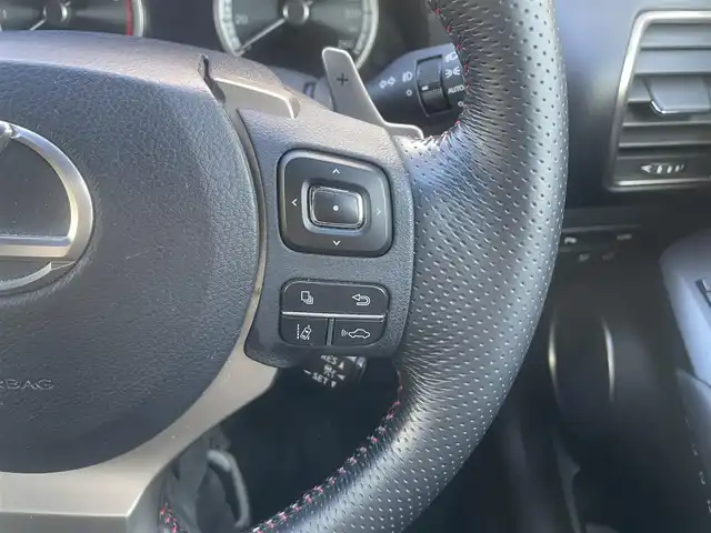 レクサス ＮＸ 200t Fスポーツ 熊本県 2016(平28)年 6.9万km ホワイトノーヴァガラスフレーク 革シート/プッシュスタート/純正ナビ/（CD・DVD・フルセグTV・BTオーディオ・SD）/バックカメラ/ビルトインETC/レーダークルーズ/パドルシフト/パワーバックドア/前席パワーシート・右前席シートメモリー/前席エアーシート・シートヒーター/ステアリングヒーター/LEDヘッドライト/オートライト/フォグライト/前後コーナーセンサー/横滑り防止装置/ウィンカーミラー/フロアマット/ドアバイザー/スマートスペアキー×1本