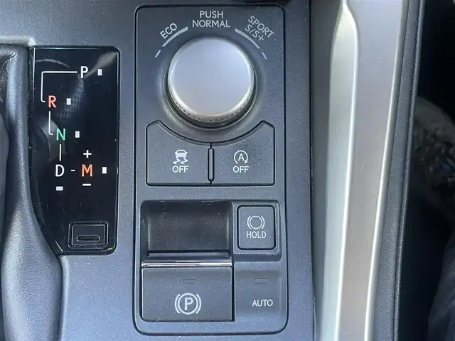 レクサス ＮＸ 200t Fスポーツ 熊本県 2016(平28)年 6.9万km ホワイトノーヴァガラスフレーク 革シート/プッシュスタート/純正ナビ/（CD・DVD・フルセグTV・BTオーディオ・SD）/バックカメラ/ビルトインETC/レーダークルーズ/パドルシフト/パワーバックドア/前席パワーシート・右前席シートメモリー/前席エアーシート・シートヒーター/ステアリングヒーター/LEDヘッドライト/オートライト/フォグライト/前後コーナーセンサー/横滑り防止装置/ウィンカーミラー/フロアマット/ドアバイザー/スマートスペアキー×1本