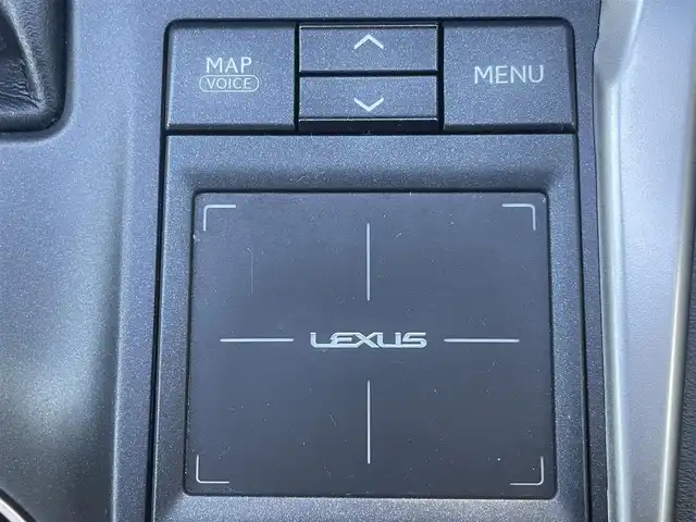 レクサス ＮＸ 200t Fスポーツ 熊本県 2016(平28)年 6.9万km ホワイトノーヴァガラスフレーク 革シート/プッシュスタート/純正ナビ/（CD・DVD・フルセグTV・BTオーディオ・SD）/バックカメラ/ビルトインETC/レーダークルーズ/パドルシフト/パワーバックドア/前席パワーシート・右前席シートメモリー/前席エアーシート・シートヒーター/ステアリングヒーター/LEDヘッドライト/オートライト/フォグライト/前後コーナーセンサー/横滑り防止装置/ウィンカーミラー/フロアマット/ドアバイザー/スマートスペアキー×1本