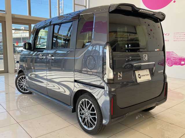 ホンダ Ｎ ＢＯＸ カスタム ターボ 埼玉県 2024(令6)年 0.8万km メテオロイドグレーメタリック ホンダセンシング/純正9インチメモリーナビ/　　CD/DVD/BT/USB/フルセグ/カープレイ/バックカメラ/両側電動スライドドア/レーダークルーズコントロール/レーンキープアシスト/コーナーセンサー/LEDヘッドライト/ハーフレザーシート/シートヒーター/純正15インチアルミホイール/パドルシフト/オートブレーキホールド/ETC/スマートキー×2/禁煙車