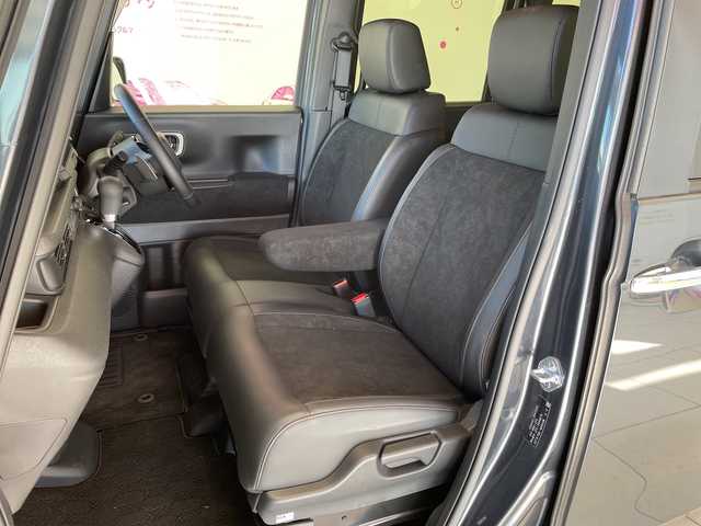 ホンダ Ｎ ＢＯＸ カスタム ターボ 埼玉県 2024(令6)年 0.8万km メテオロイドグレーメタリック ホンダセンシング/純正9インチメモリーナビ/　　CD/DVD/BT/USB/フルセグ/カープレイ/バックカメラ/両側電動スライドドア/レーダークルーズコントロール/レーンキープアシスト/コーナーセンサー/LEDヘッドライト/ハーフレザーシート/シートヒーター/純正15インチアルミホイール/パドルシフト/オートブレーキホールド/ETC/スマートキー×2/禁煙車