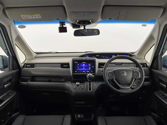 ホンダ フリード G ホンダセンシング 愛知県 2022(令4)年 1.2万km シーグラスブルーパール 純正9インチナビ/【Bluetooth/フルセグTV/Apple Carplay/CD/DVD/AM/FM/USB】/バックカメラ/両側パワースライドドア/衝突軽減ブレーキ/誤発進抑制機能/歩行者事故低減ステアリング/路外逸脱抑制機能/レーダークルーズコントロール/標識認識機能/先行車発進お知らせ機能/コーナーセンサー/アイドリングストップ/D/Nシートヒーター/ハーフレザーシート/前後ドライブレコーダー/ビルトインETC/ステアリングスイッチ/プッシュスタート/スマートキー/革巻きステアリング/ドアバイザー/純正フロアマット/LEDオートライト/フォグランプ/純正15インチアルミホイール/ドアバイザー/電動格納ミラー