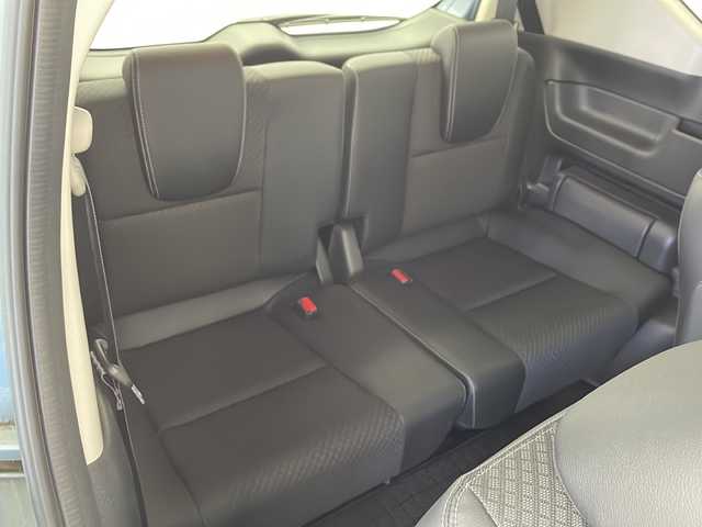 ホンダ フリード G ホンダセンシング 愛知県 2022(令4)年 1.2万km シーグラスブルーパール 純正9インチナビ/【Bluetooth/フルセグTV/Apple Carplay/CD/DVD/AM/FM/USB】/バックカメラ/両側パワースライドドア/衝突軽減ブレーキ/誤発進抑制機能/歩行者事故低減ステアリング/路外逸脱抑制機能/レーダークルーズコントロール/標識認識機能/先行車発進お知らせ機能/コーナーセンサー/アイドリングストップ/D/Nシートヒーター/ハーフレザーシート/前後ドライブレコーダー/ビルトインETC/ステアリングスイッチ/プッシュスタート/スマートキー/革巻きステアリング/ドアバイザー/純正フロアマット/LEDオートライト/フォグランプ/純正15インチアルミホイール/ドアバイザー/電動格納ミラー