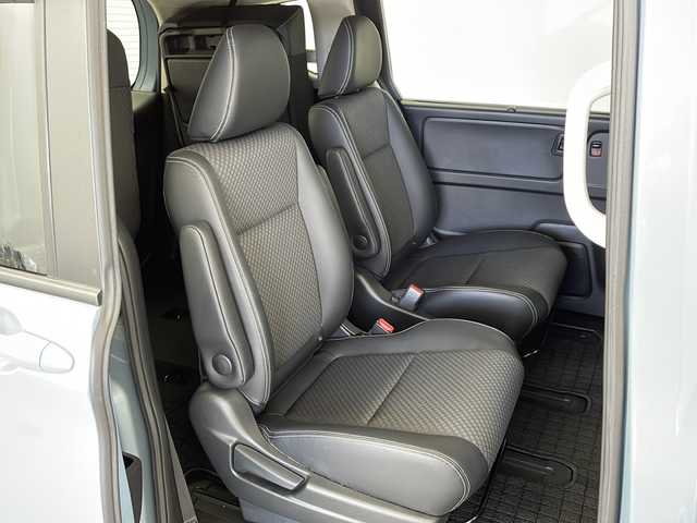 ホンダ フリード G ホンダセンシング 愛知県 2022(令4)年 1.2万km シーグラスブルーパール 純正9インチナビ/【Bluetooth/フルセグTV/Apple Carplay/CD/DVD/AM/FM/USB】/バックカメラ/両側パワースライドドア/衝突軽減ブレーキ/誤発進抑制機能/歩行者事故低減ステアリング/路外逸脱抑制機能/レーダークルーズコントロール/標識認識機能/先行車発進お知らせ機能/コーナーセンサー/アイドリングストップ/D/Nシートヒーター/ハーフレザーシート/前後ドライブレコーダー/ビルトインETC/ステアリングスイッチ/プッシュスタート/スマートキー/革巻きステアリング/ドアバイザー/純正フロアマット/LEDオートライト/フォグランプ/純正15インチアルミホイール/ドアバイザー/電動格納ミラー