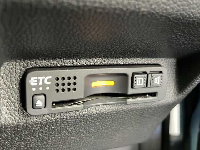 ホンダ フリード G ホンダセンシング 愛知県 2022(令4)年 1.2万km シーグラスブルーパール 純正9インチナビ/【Bluetooth/フルセグTV/Apple Carplay/CD/DVD/AM/FM/USB】/バックカメラ/両側パワースライドドア/衝突軽減ブレーキ/誤発進抑制機能/歩行者事故低減ステアリング/路外逸脱抑制機能/レーダークルーズコントロール/標識認識機能/先行車発進お知らせ機能/コーナーセンサー/アイドリングストップ/D/Nシートヒーター/ハーフレザーシート/前後ドライブレコーダー/ビルトインETC/ステアリングスイッチ/プッシュスタート/スマートキー/革巻きステアリング/ドアバイザー/純正フロアマット/LEDオートライト/フォグランプ/純正15インチアルミホイール/ドアバイザー/電動格納ミラー