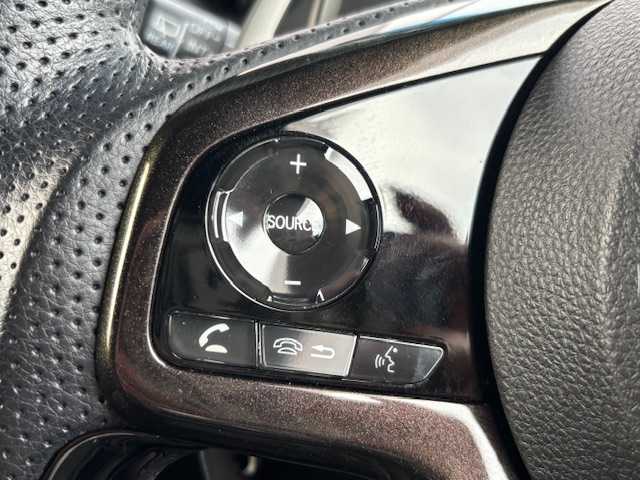 ホンダ Ｎ ＢＯＸ カスタム G L ターボ ホンダセンシング 宮城県 2018(平30)年 7.3万km プラチナホワイトパール 登録時走行距離72100km/社外SDナビ/AM・FM・TV・CD・Bluetooth/バックカメラ/ビルトインETC/ドライブレコーダー/ハーフレザーシート/ホンダセンシング/パドルシフト/シートヒーター/両側パワースライドドア/スロットルコントローラー（PIVOT）/社外フロアマット/補助ミラー/電動格納ミラー/後席＆バックドアにカーフィルム/社外マフラー/フォグランプ/電動格納ミラー/ドアバイザー/ウインカーミラー