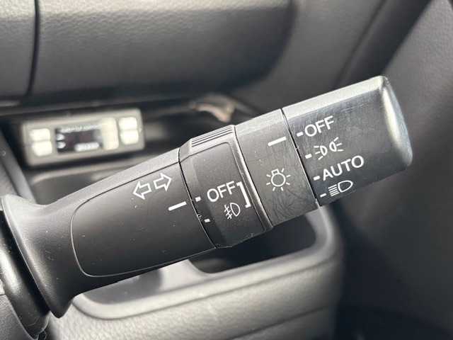 ホンダ Ｎ ＢＯＸ カスタム G L ターボ ホンダセンシング 宮城県 2018(平30)年 7.3万km プラチナホワイトパール 登録時走行距離72100km/社外SDナビ/AM・FM・TV・CD・Bluetooth/バックカメラ/ビルトインETC/ドライブレコーダー/ハーフレザーシート/ホンダセンシング/パドルシフト/シートヒーター/両側パワースライドドア/スロットルコントローラー（PIVOT）/社外フロアマット/補助ミラー/電動格納ミラー/後席＆バックドアにカーフィルム/社外マフラー/フォグランプ/電動格納ミラー/ドアバイザー/ウインカーミラー