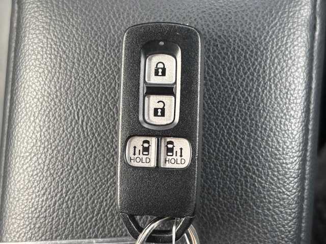 ホンダ Ｎ ＢＯＸ カスタム G L ターボ ホンダセンシング 宮城県 2018(平30)年 7.3万km プラチナホワイトパール 登録時走行距離72100km/社外SDナビ/AM・FM・TV・CD・Bluetooth/バックカメラ/ビルトインETC/ドライブレコーダー/ハーフレザーシート/ホンダセンシング/パドルシフト/シートヒーター/両側パワースライドドア/スロットルコントローラー（PIVOT）/社外フロアマット/補助ミラー/電動格納ミラー/後席＆バックドアにカーフィルム/社外マフラー/フォグランプ/電動格納ミラー/ドアバイザー/ウインカーミラー