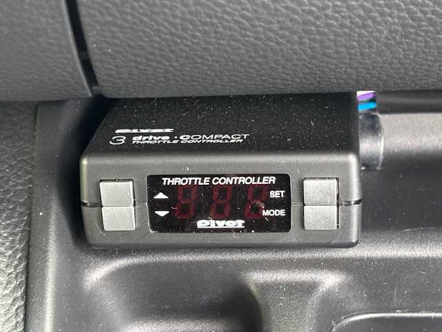 ホンダ Ｎ ＢＯＸ カスタム G L ターボ ホンダセンシング 宮城県 2018(平30)年 7.3万km プラチナホワイトパール 登録時走行距離72100km/社外SDナビ/AM・FM・TV・CD・Bluetooth/バックカメラ/ビルトインETC/ドライブレコーダー/ハーフレザーシート/ホンダセンシング/パドルシフト/シートヒーター/両側パワースライドドア/スロットルコントローラー（PIVOT）/社外フロアマット/補助ミラー/電動格納ミラー/後席＆バックドアにカーフィルム/社外マフラー/フォグランプ/電動格納ミラー/ドアバイザー/ウインカーミラー