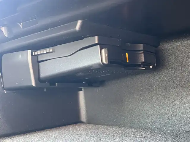 メルセデス・ベンツ Ｂ１８０ スポーツ 滋賀県 2014(平26)年 16.2万km カルサイトホワイト 純正HDDナビ/・Bluetooth/フルセグ/・USB/HDMI/バックカメラ/パノラミックルーフ/革巻きステアリングリモコン/クルーズコントロール/ETC/運転席パワーシート/HIDオートライト/スマートキー