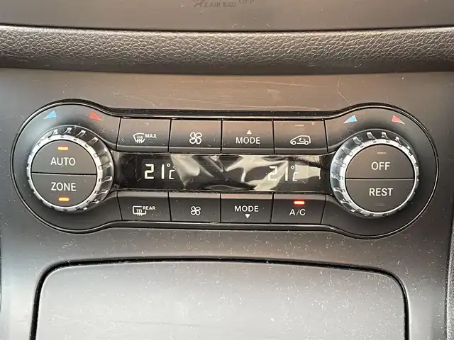 メルセデス・ベンツ Ｂ１８０ スポーツ 滋賀県 2014(平26)年 16.2万km カルサイトホワイト 純正HDDナビ/・Bluetooth/フルセグ/・USB/HDMI/バックカメラ/パノラミックルーフ/革巻きステアリングリモコン/クルーズコントロール/ETC/運転席パワーシート/HIDオートライト/スマートキー