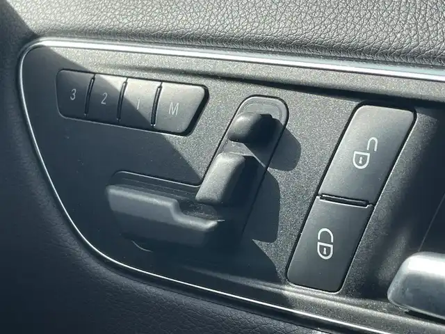 メルセデス・ベンツ Ｂ１８０ スポーツ 滋賀県 2014(平26)年 16.2万km カルサイトホワイト 純正HDDナビ/・Bluetooth/フルセグ/・USB/HDMI/バックカメラ/パノラミックルーフ/革巻きステアリングリモコン/クルーズコントロール/ETC/運転席パワーシート/HIDオートライト/スマートキー