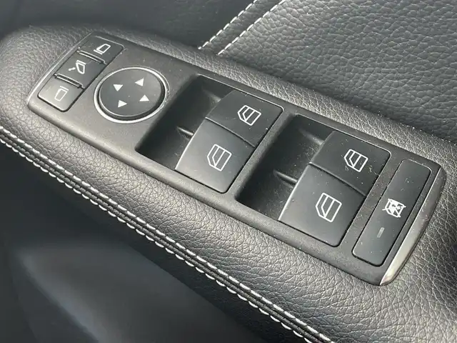 メルセデス・ベンツ Ｂ１８０ スポーツ 滋賀県 2014(平26)年 16.2万km カルサイトホワイト 純正HDDナビ/・Bluetooth/フルセグ/・USB/HDMI/バックカメラ/パノラミックルーフ/革巻きステアリングリモコン/クルーズコントロール/ETC/運転席パワーシート/HIDオートライト/スマートキー