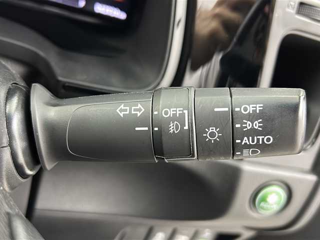 ホンダ シャトル ハイブリッド X ホンダセンシング 三重県 2018(平30)年 4.3万km クリスタルブラックパール 純正7インチナビ/　フルセグTV/CD/DVD/Bluetooth/革調シートカバー/レーダークルーズコントロール/衝突軽減ブレーキシステム/レーンキープアシストシステム/社外アルミホイール/オートライト/純正ヘッドライト/バックカメラ/スマートキー/スペアキー/前席シートヒーター/フォグライト