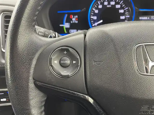 ホンダ ヴェゼル ハイブリッド Z 熊本県 2014(平26)年 10.6万km クリスタルブラックパール 社外7インチナビ（ＣＤ・ＤＶＤ・フルセグ・ＢＴ・ＳＤ・ｉｐｏｄ・ＵＳＢ）/バックカメラ　/ビルトインＥＴＣ　/前席シートヒーター　/クルーズコントロール　/横滑り防止　/先行車発進お知らせ/アイドリングストップ/横滑り防止　/ハーフレザーシート/社外フロアマット/純正１７インチAW/オートライト　/ＬＥＤヘッドライト/スマートキー/プッシュスタート/取扱説明書