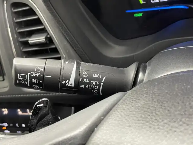 ホンダ ヴェゼル ハイブリッド Z 熊本県 2014(平26)年 10.6万km クリスタルブラックパール 社外7インチナビ（ＣＤ・ＤＶＤ・フルセグ・ＢＴ・ＳＤ・ｉｐｏｄ・ＵＳＢ）/バックカメラ　/ビルトインＥＴＣ　/前席シートヒーター　/クルーズコントロール　/横滑り防止　/先行車発進お知らせ/アイドリングストップ/横滑り防止　/ハーフレザーシート/社外フロアマット/純正１７インチAW/オートライト　/ＬＥＤヘッドライト/スマートキー/プッシュスタート/取扱説明書