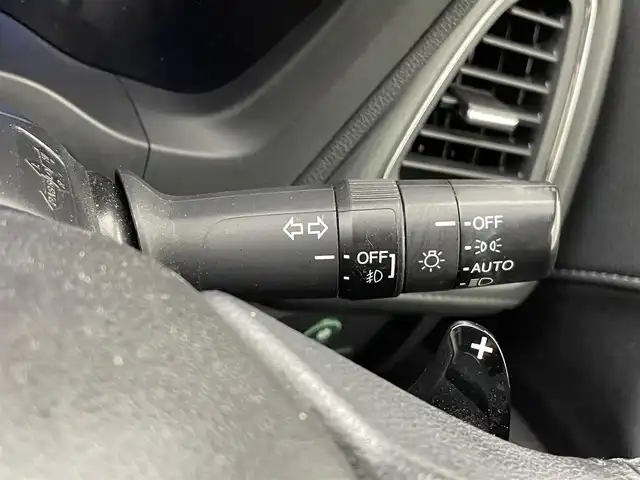ホンダ ヴェゼル ハイブリッド Z 熊本県 2014(平26)年 10.6万km クリスタルブラックパール 社外7インチナビ（ＣＤ・ＤＶＤ・フルセグ・ＢＴ・ＳＤ・ｉｐｏｄ・ＵＳＢ）/バックカメラ　/ビルトインＥＴＣ　/前席シートヒーター　/クルーズコントロール　/横滑り防止　/先行車発進お知らせ/アイドリングストップ/横滑り防止　/ハーフレザーシート/社外フロアマット/純正１７インチAW/オートライト　/ＬＥＤヘッドライト/スマートキー/プッシュスタート/取扱説明書