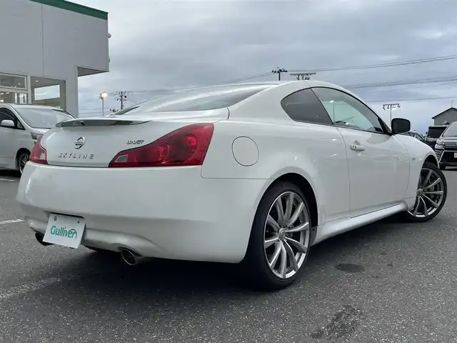 日産 スカイライン 370GT Type S 青森県 2009(平21)年 15.1万km クリスタルホワイトパール FR駆動/6速MT/純正HDDナビ/　 AM/FM/BT/CFカード/CD/DVD/AUX/アナログTV/バックカメラ/HIDオートライト/フォグランプ/パワーシート/純正19インチアルミホイール/スマートキー/スタッドレスタイヤ付き社外アルミホイール保管/　 (225/50/R18)