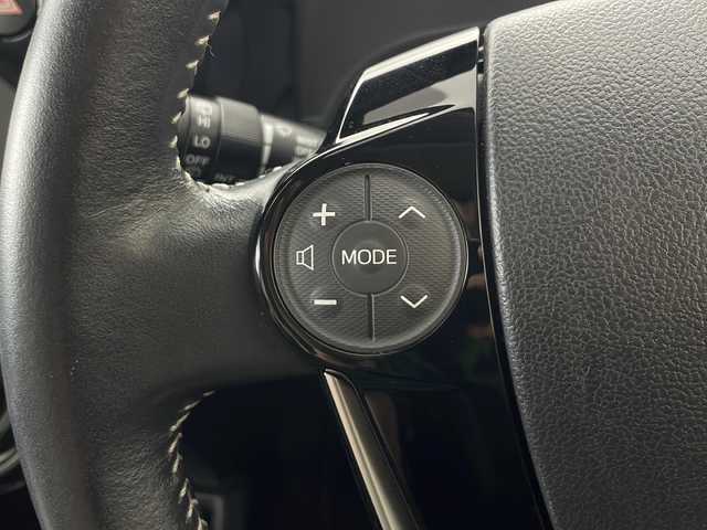 トヨタ アクア クロスオーバー 秋田県 2017(平29)年 3.5万km ベージュ 純正ナビ/　(CD/Bluetooth/FM/AM/フルセグテレビ)/バックカメラ/ＥＴＣ/ルーフレール/衝突被害軽減システム/横滑り防止装置/レーンキープアシスト/純正フロアマット/革巻きステアリング/レザーシート/純正アルミホイール/サイドバイザー/オートハイビーム/オートライト/スペアキー/スマートキー/オートエアコン/ECOモード/EVモード/ウインカーミラー/ステアリングリモコン/プッシュスタート