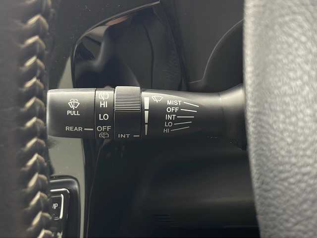 トヨタ アクア クロスオーバー 秋田県 2017(平29)年 3.5万km ベージュ 純正ナビ/　(CD/Bluetooth/FM/AM/フルセグテレビ)/バックカメラ/ＥＴＣ/ルーフレール/衝突被害軽減システム/横滑り防止装置/レーンキープアシスト/純正フロアマット/革巻きステアリング/レザーシート/純正アルミホイール/サイドバイザー/オートハイビーム/オートライト/スペアキー/スマートキー/オートエアコン/ECOモード/EVモード/ウインカーミラー/ステアリングリモコン/プッシュスタート
