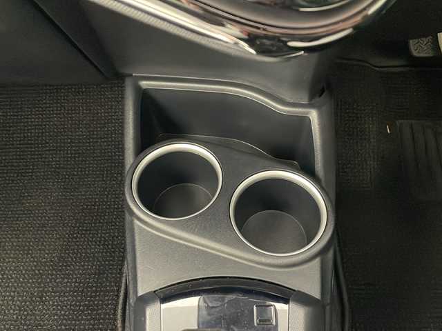 トヨタ アクア クロスオーバー 秋田県 2017(平29)年 3.5万km ベージュ 純正ナビ/　(CD/Bluetooth/FM/AM/フルセグテレビ)/バックカメラ/ＥＴＣ/ルーフレール/衝突被害軽減システム/横滑り防止装置/レーンキープアシスト/純正フロアマット/革巻きステアリング/レザーシート/純正アルミホイール/サイドバイザー/オートハイビーム/オートライト/スペアキー/スマートキー/オートエアコン/ECOモード/EVモード/ウインカーミラー/ステアリングリモコン/プッシュスタート