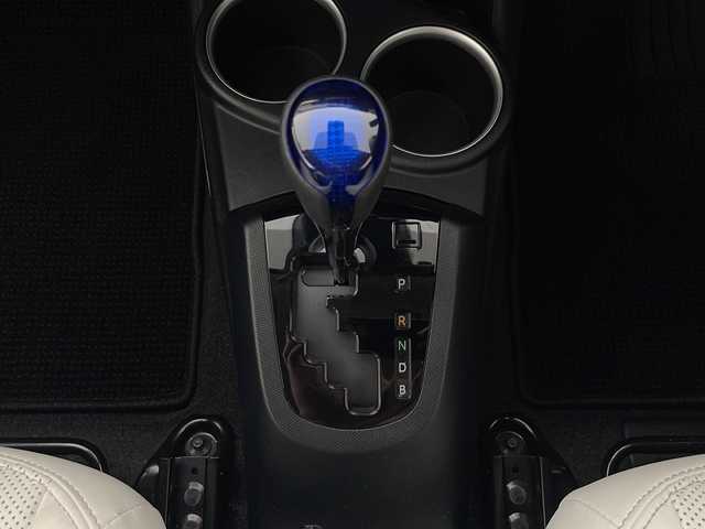 トヨタ アクア クロスオーバー 秋田県 2017(平29)年 3.5万km ベージュ 純正ナビ/　(CD/Bluetooth/FM/AM/フルセグテレビ)/バックカメラ/ＥＴＣ/ルーフレール/衝突被害軽減システム/横滑り防止装置/レーンキープアシスト/純正フロアマット/革巻きステアリング/レザーシート/純正アルミホイール/サイドバイザー/オートハイビーム/オートライト/スペアキー/スマートキー/オートエアコン/ECOモード/EVモード/ウインカーミラー/ステアリングリモコン/プッシュスタート