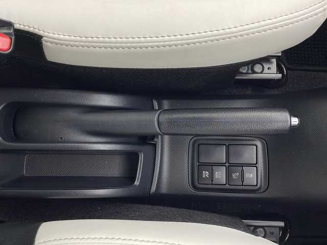 トヨタ アクア クロスオーバー 秋田県 2017(平29)年 3.5万km ベージュ 純正ナビ/　(CD/Bluetooth/FM/AM/フルセグテレビ)/バックカメラ/ＥＴＣ/ルーフレール/衝突被害軽減システム/横滑り防止装置/レーンキープアシスト/純正フロアマット/革巻きステアリング/レザーシート/純正アルミホイール/サイドバイザー/オートハイビーム/オートライト/スペアキー/スマートキー/オートエアコン/ECOモード/EVモード/ウインカーミラー/ステアリングリモコン/プッシュスタート