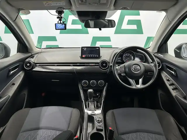 マツダ デミオ 13S 鹿児島県 2015(平27)年 9.3万km ディープクリスタルブルーマイカ 純正ナビ/(AUX/Bluetooth/AM/FM)/社外ETC/純正LEDヘッドライト/オートライト/MTモード付AT/社外前後ドライブレコーダー/アイドリングストップ/横滑り防止装置/衝突被害軽減システム/電格ミラー/純正フロアマット