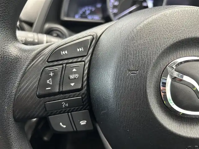 マツダ デミオ 13S 鹿児島県 2015(平27)年 9.3万km ディープクリスタルブルーマイカ 純正ナビ/(AUX/Bluetooth/AM/FM)/社外ETC/純正LEDヘッドライト/オートライト/MTモード付AT/社外前後ドライブレコーダー/アイドリングストップ/横滑り防止装置/衝突被害軽減システム/電格ミラー/純正フロアマット