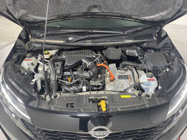 日産 オーラ ニスモ 神奈川県 2022(令4)年 2.2万km スーパーブラック 9インチ日産コネクトナビ　/NISMO ‐AM/FM/TV/BT/USB/AndroidAuto/AppleCarPlay　　/アラウンドビューモニター　/エマージェンシーブレーキ　/プロパイロット　/前後ソナー　/ワイヤレス充電　/インテリジェントルームミラー　/オートホールド　/ステアリングヒーター　/革巻きステアリング　/ウィンカーミラー　/前後ドラレコ