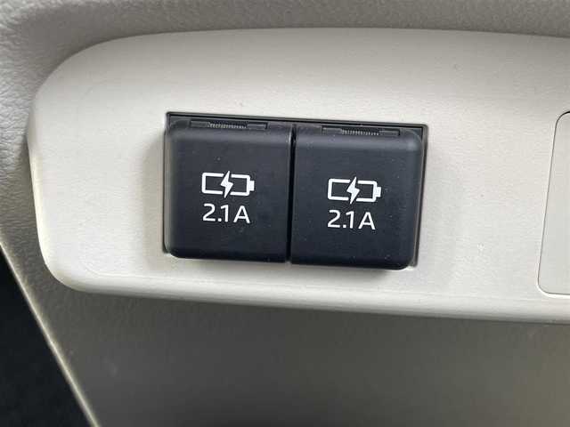 トヨタ シエンタ X 道東・釧路十勝 2020(令2)年 0.8万km ラディアントグリーンM ワンオーナー/4WD/寒冷地仕様/純正ナビ/(AM FM CD DVD BT フルセグTV)/バックカメラ/トヨタセーフティセンス/・プリクラッシュセーフティ/・レーンディパーチャーアラート/・オートマチックハイビーム/コーナーセンサー/ステアリングリモコン/横滑り防止装置/ヘッドライトレベライザー/純正フロアマット/スマートキー/プッシュスタート/保証書