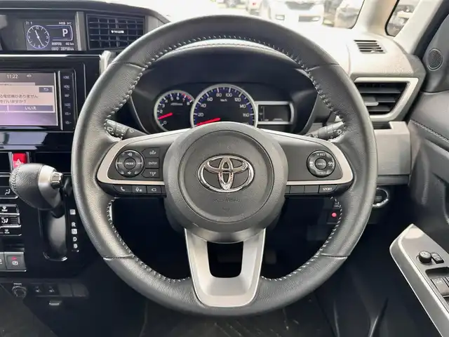 トヨタ ルーミー カスタムG－T 宮城県 2020(令2)年 2.9万km ブライトシルバーM コンフォートパッケージ/・シートヒーター（運転席/助手席）/・シートバックテーブル（運転席/助手席）/パノラミックビュー対応ナビレディパッケージ/・パノラミックビューモニター/・ステアリングスイッチ/＝＝＝/スマートアシスト/・衝突回避支援ブレーキ機能/・衝突警報/・車線逸脱警報機能/・ブレーキ制御付誤発進抑制機能/・先行車発進お知らせ機能/・アダプティブドライビングビーム/・アダプティブクルーズコントロール/・ふらつき警報/・サイドビューランプ/・コーナーセンサー/・路外逸脱警報/・標識認識機能/純正ナビ（NSZT-W68T）/・CD/DVD/・Bluetooth/・フルセグTV/ビルトインETC/ドライブレコーダー/ウェルカムパワースライドドア（運転席側/助手席側）/革巻きステアリング/電動パーキングブレーキ/ブレーキホールド/LEDヘッドランプ/フォグランプ/オートライト/スマートキー＆プッシュスタート/スペアキー/電動格納ミラー/純正15インチAW/純正フロアマット/Wエアバッグ