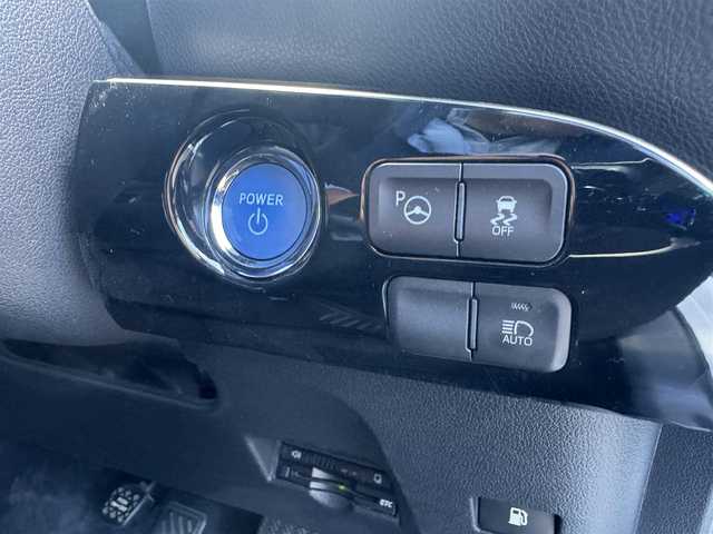 トヨタ プリウス Sセーフティプラス ツートーン 三重県 2018(平30)年 4.8万km アティチュードブラックマイカ/ホワイトパールクリスタルシャイン ワンオーナー /純正メモリナビ（NSCD-W66)/　ワンセグ/CD/Bluetooth/バックカメラ/スマートキー/プッシュスタート/LEDヘッドライト/フォグランプ/レーダークルーズコントロール/クリアランスソナー/純正ドライブレコーダー/純正17インチアルミホイール/ステアリングリモコン/カラーマルチインフォメーションDSP/オートライト/セーフティセンス/シートリフター