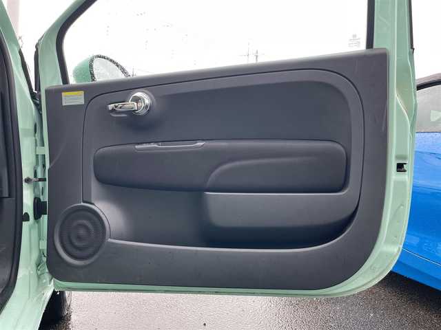 フィアット ５００ 1．2 ポップ 山梨県 2017(平29)年 4.3万km LATTE MENTA 純正ディスプレイオーディオ/Bluetooth/USB/AUX/ETC/CITYモード/半革/純正フロアマット/リモコンキー