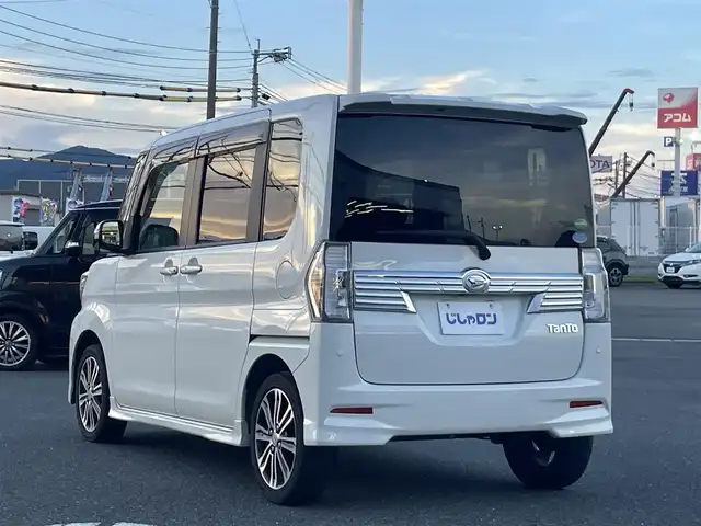 ダイハツ タント カスタム RS トップED SA Ⅲ 熊本県 2017(平29)年 8.8万km パールホワイトⅢ (株)IDOMが運営する【じしゃロン熊本店】の自社ローン専用車両になります。こちらは現金またはオートローンご利用時の価格です。自社ローンご希望の方は別途その旨お申付け下さい　/社外ナビ(AVN-R7W)/バックカメラ/フルセグテレビ/DVD/CD/Bluetooth接続/ETC/ハーフレザーシート/シートヒーター/両側パワースライドドア/LEDヘッドライト/オートマティックハイビーム/純正15インチアルミホイール/スマートキー