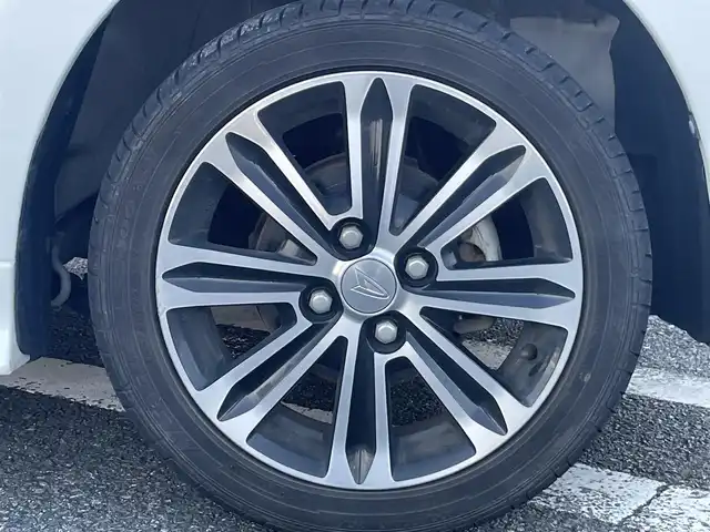 ダイハツ タント カスタム RS トップED SA Ⅲ 熊本県 2017(平29)年 8.8万km パールホワイトⅢ (株)IDOMが運営する【じしゃロン熊本店】の自社ローン専用車両になります。こちらは現金またはオートローンご利用時の価格です。自社ローンご希望の方は別途その旨お申付け下さい　/社外ナビ(AVN-R7W)/バックカメラ/フルセグテレビ/DVD/CD/Bluetooth接続/ETC/ハーフレザーシート/シートヒーター/両側パワースライドドア/LEDヘッドライト/オートマティックハイビーム/純正15インチアルミホイール/スマートキー