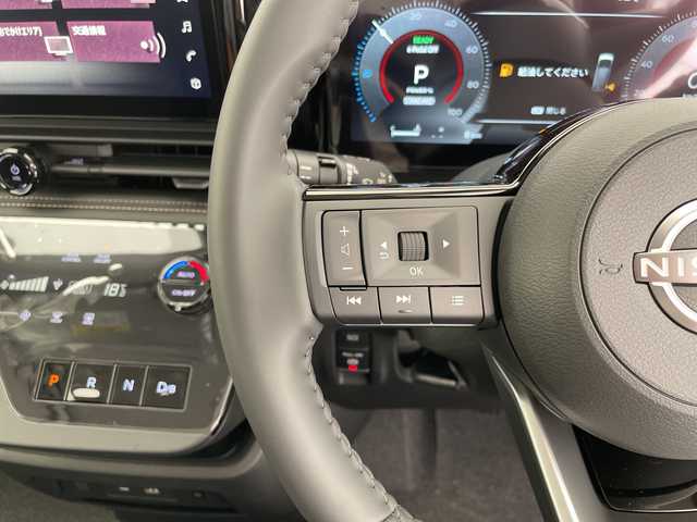 日産 セレナ e－パワー ハイウェイスター V 愛知県 2025(令7)年 0.1千km プリズムホワイト 登録済未使用車/プロパイロット/SOSコール/純正12.3型ディズプレイオーディオナビ/フリップダウンモニター/全方位カメラ/両側パワースライドドア/レーダークルーズコントロール/ハンズフリースライドドア/コーナーセンサー/純正アルミホイール/ETC2.0/ブラインドスポットモニター/LEDヘッドライト/インテリジェントミラー/リアオートエアコン/オートマチックハイビーム/ワイヤレス充電機/ドライブレコーダー/衝突軽減システム/フルセグ/Bluetooth/ステアリングスイッチ/スマートキー/プッシュスタート