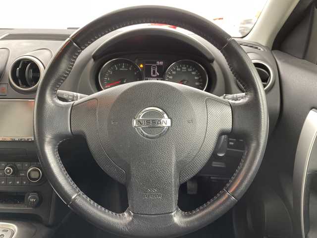 日産 デュアリス 20G FOUR 道央・札幌 2011(平23)年 11.3万km スーパーブラック ・４WD/・ガラスルーフ/・純正HDDディーラーナビ/・DVD.CD.Bluetooth/・フルセグ/・HIDライト/オートライト/・スマートキーx２/・ETC/・スタッドレスタイヤ積込