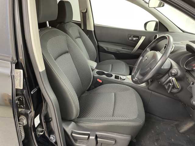 日産 デュアリス 20G FOUR 道央・札幌 2011(平23)年 11.3万km スーパーブラック ・４WD/・ガラスルーフ/・純正HDDディーラーナビ/・DVD.CD.Bluetooth/・フルセグ/・HIDライト/オートライト/・スマートキーx２/・ETC/・スタッドレスタイヤ積込