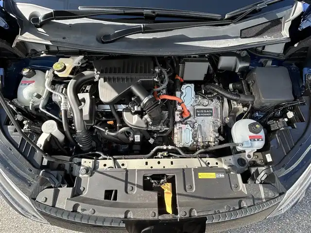 日産 オーラ G レザーエディション 滋賀県 2022(令4)年 0.6万km オーロラフレアブルーパール 純正メモリナビ/(フルセグ CD Bluetooth)/アラウンドビューモニター/インテリジェントブレーキサポート/レザーシート/シートヒーター/革巻きステアリング/ステアリングリモコン/ステアリングヒーター/ドライブレコーダー/電動パーキングブレーキ/オートブレーキホールド/プッシュスタート/スマートキー/電動格納ミラー/ウインカーミラー/ドアバイザー/純正フロアマット