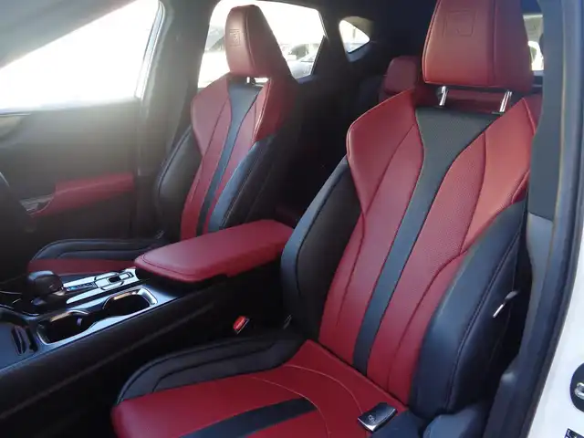 レクサス ＮＸ 350h Fスポーツ 鹿児島県 2023(令5)年 4.7万km ホワイトノーヴァガラスフレーク ワンオーナー/14インチディスプレイオーディオプラス/ナビ、フルセグ、BTオーディオ、CD、DVD/パノラミックビューカメラ/赤/黒コンビレザーシート/前席左右ベンチレーションエアシート/運転席シートメモリー/ステアリングヒーター/ヘッドアップディスプレイ/レーダークルーズコントロール/ビルトインETC2.0/サンルーフ/100V電源、USB×2口/カードキー、スマートキー2個あり/取説、保証書あり