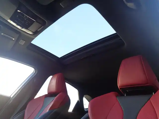 レクサス ＮＸ 350h Fスポーツ 鹿児島県 2023(令5)年 4.7万km ホワイトノーヴァガラスフレーク ワンオーナー/14インチディスプレイオーディオプラス/ナビ、フルセグ、BTオーディオ、CD、DVD/パノラミックビューカメラ/赤/黒コンビレザーシート/前席左右ベンチレーションエアシート/運転席シートメモリー/ステアリングヒーター/ヘッドアップディスプレイ/レーダークルーズコントロール/ビルトインETC2.0/サンルーフ/100V電源、USB×2口/カードキー、スマートキー2個あり/取説、保証書あり